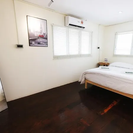Monstera Homestay Kampong Ulu Jepai Exterior photo